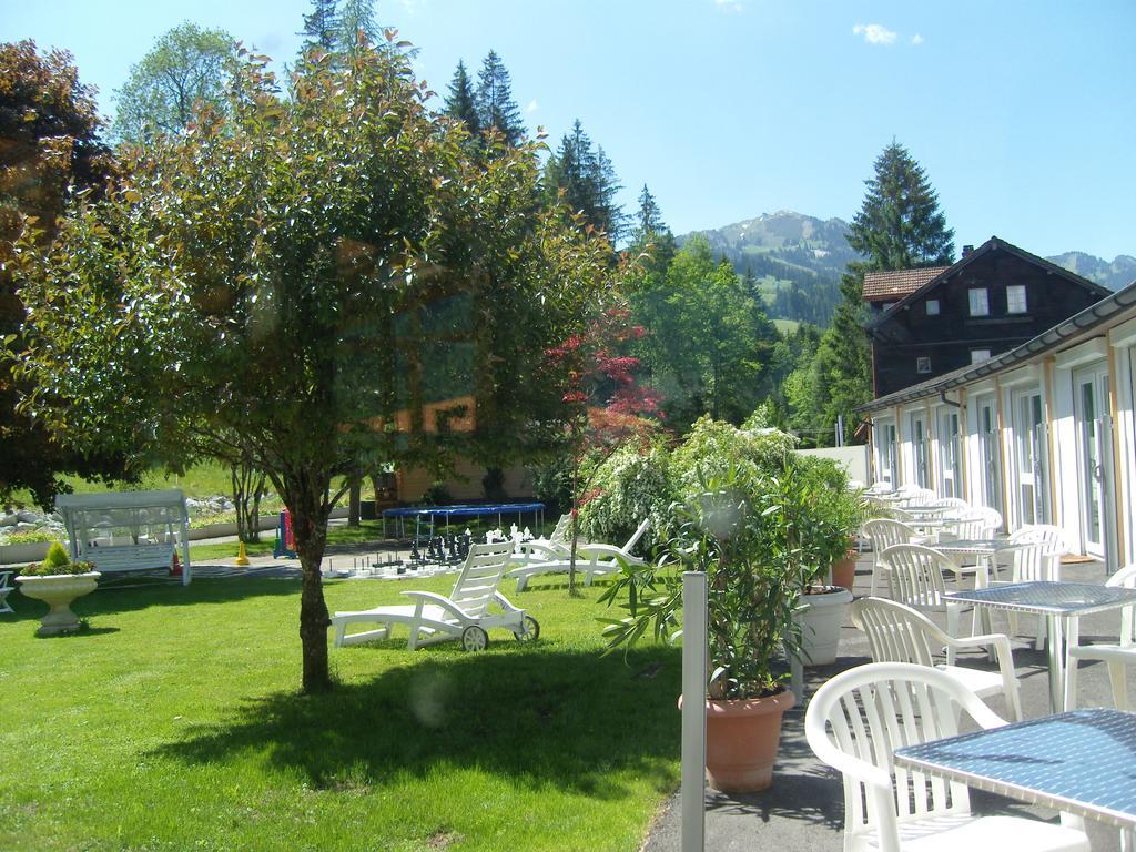 Vista Resort Hostel Zweisimmen Buitenkant foto